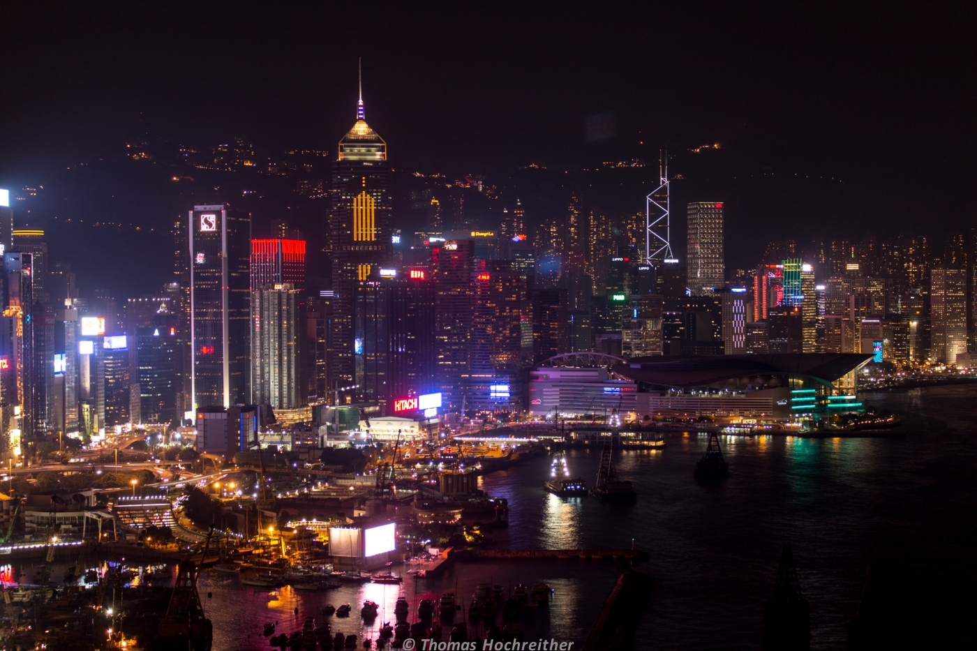 Hongkongs Skyline bei Nacht (2)